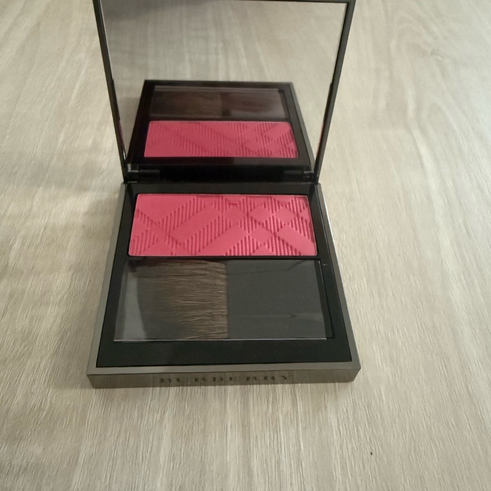 Burberry Hydrangea Pink Light Glow Blush No.10